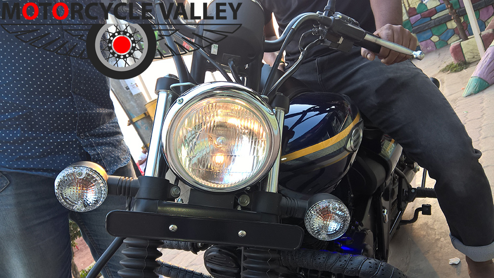 Bajaj-Avenger-150-Street-user-review-by-Shahajada-Hossain-headlight