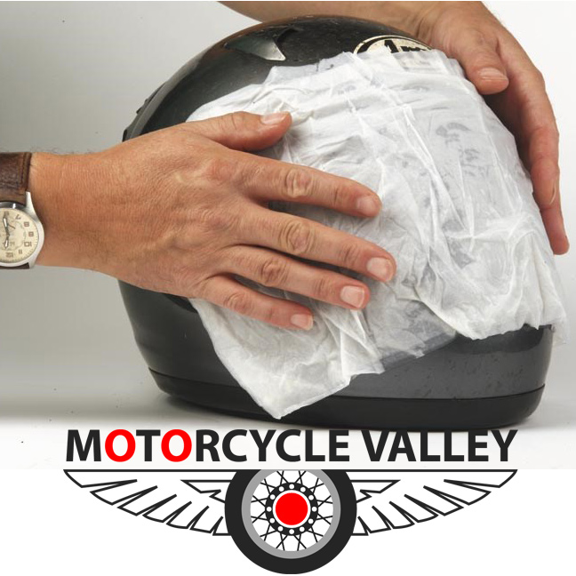 How to clean your motorcycle helmet?