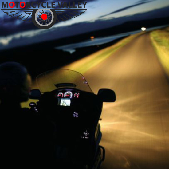 Safety tips for motorcycle riding at night