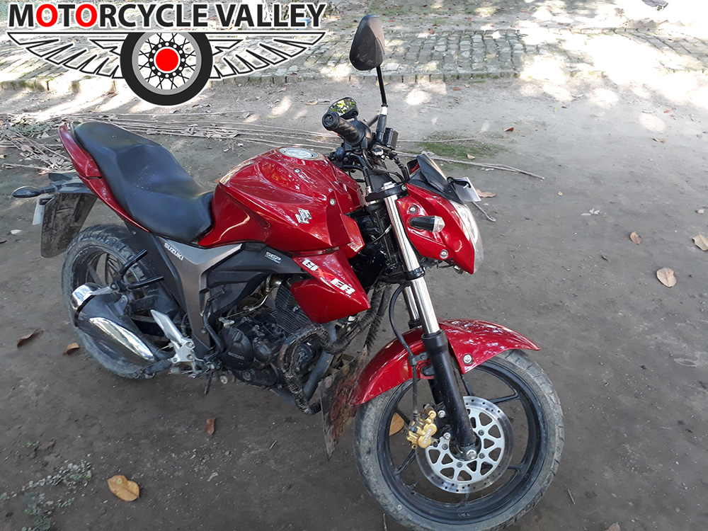 Gixxer clearance maroon colour