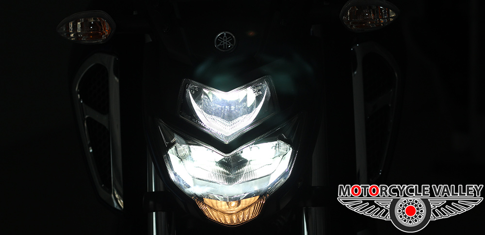 Yamaha-FZS-Fi-v3-Feature-Review-Headlight