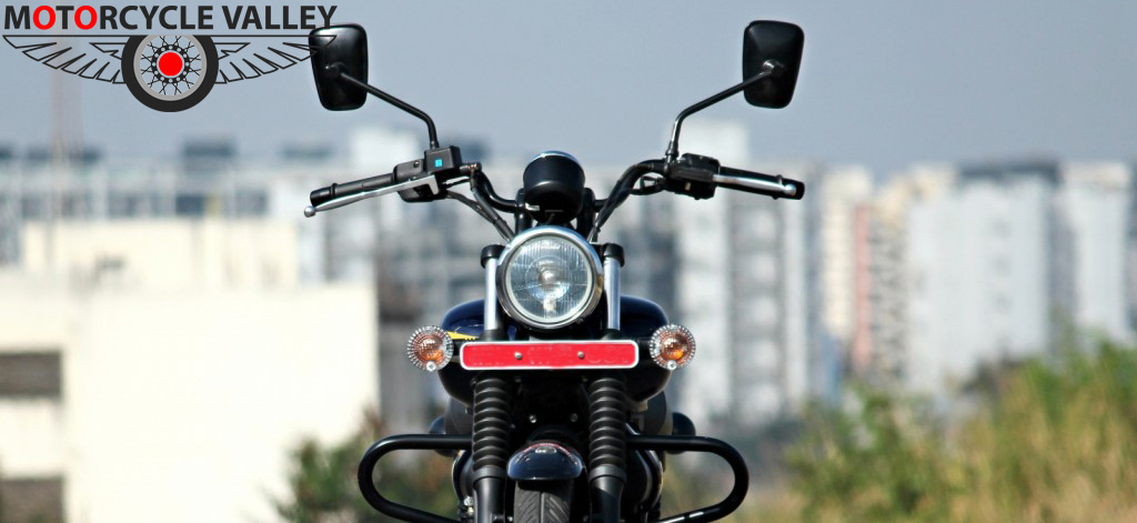 bbajaj-avenger-150-street-headlamp