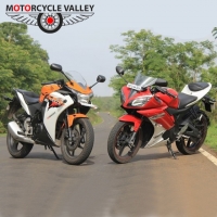 Yamaha R15 Vs Honda CBR150R