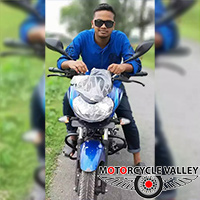 Bajaj-Discover-125-user-review-by-Saifur-Rahman.jpg