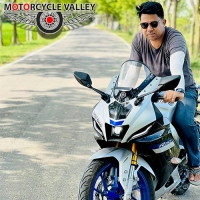 Those who like a premium bike should ride the Yamaha R15M at least once – Asif Ul Bashar
