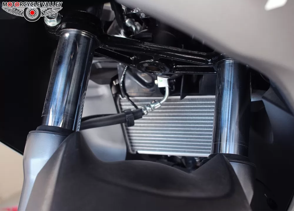 R15 V3 Photo Gallery . All kind of Yamaha R15 V3 Dual ABS Images