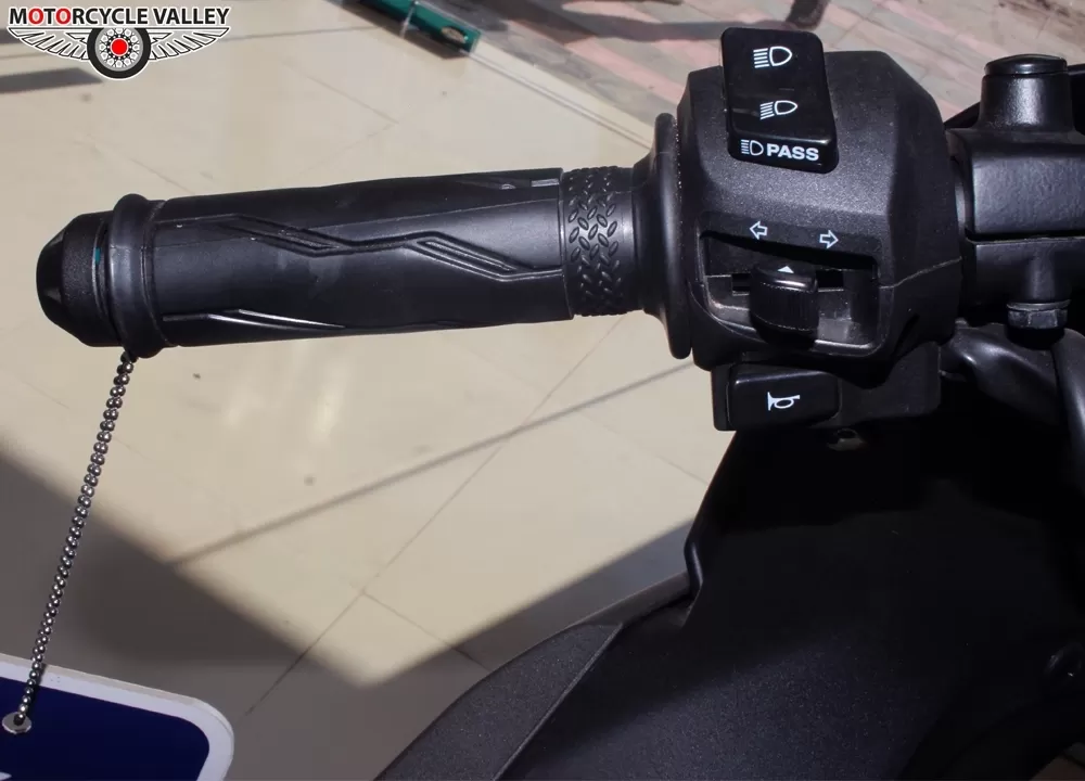 R15 V3 Photo Gallery . All kind of Yamaha R15 V3 Dual ABS Images