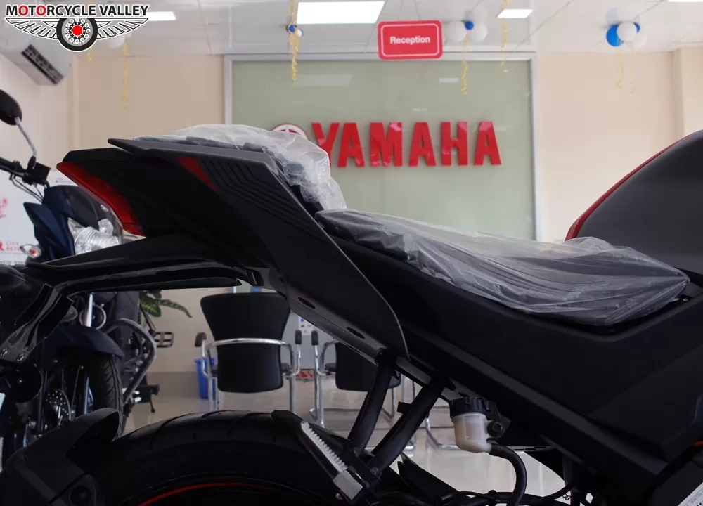 R15 V3 Photo Gallery . All kind of Yamaha R15 V3 Dual ABS Images