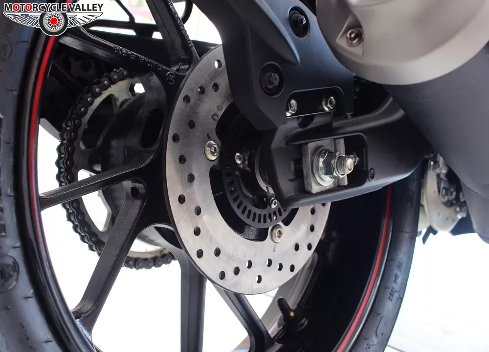 R15 V3 Photo Gallery . All kind of Yamaha R15 V3 Dual ABS Images