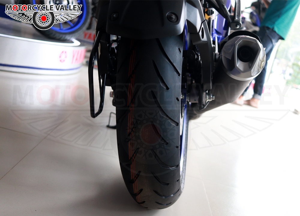 yamaha r15 v3 back tyre price